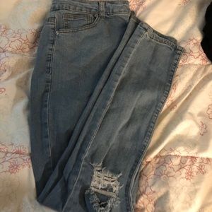 High waisted boohoo brand distressed knee jeans
